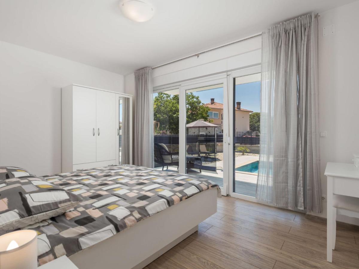 Holiday Home Villa Palma - KRK148 Pinezići Esterno foto