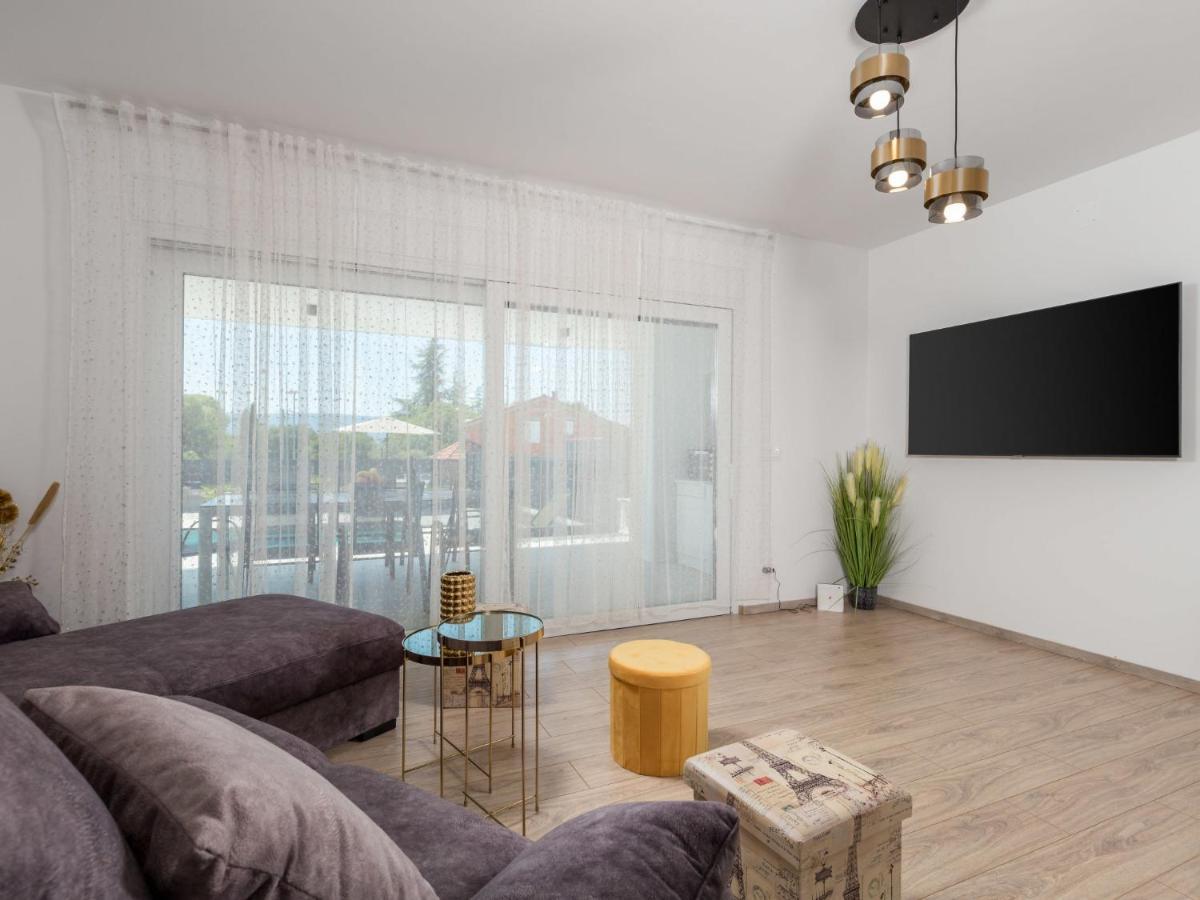 Holiday Home Villa Palma - KRK148 Pinezići Esterno foto