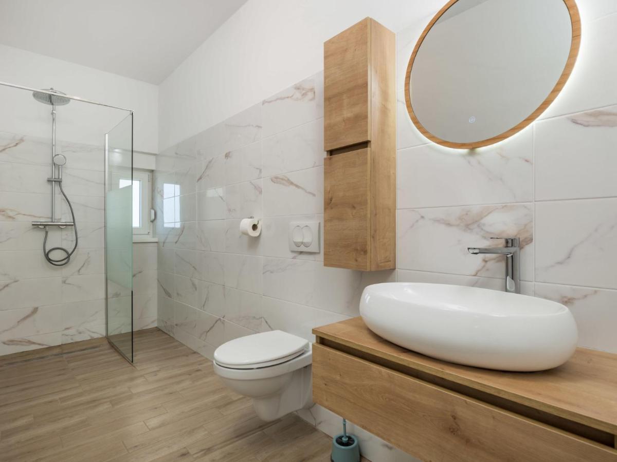 Holiday Home Villa Palma - KRK148 Pinezići Esterno foto