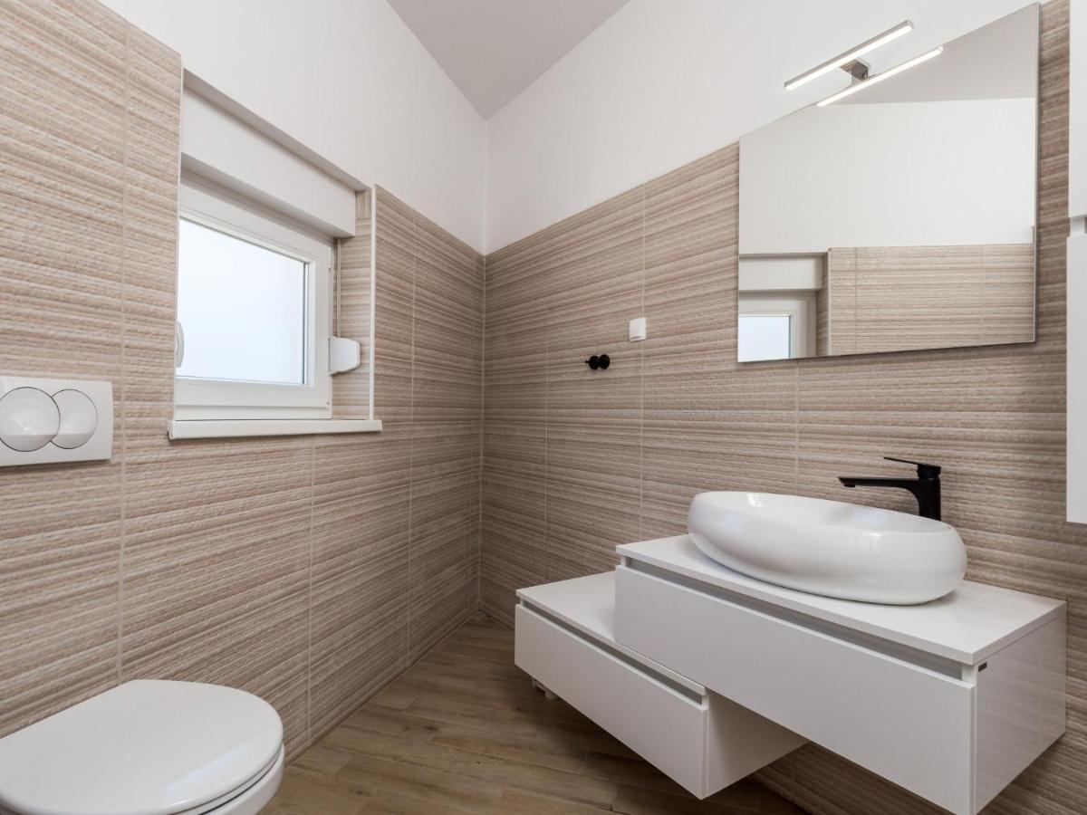 Holiday Home Villa Palma - KRK148 Pinezići Esterno foto